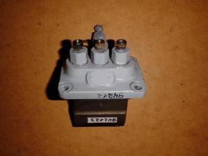Pompa wtryskowa silnika Carrier D950 ; 942123 używana
